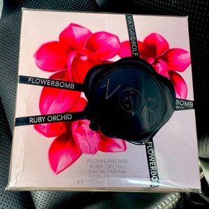 Flowerbomb Fragrance Ruby Orchid